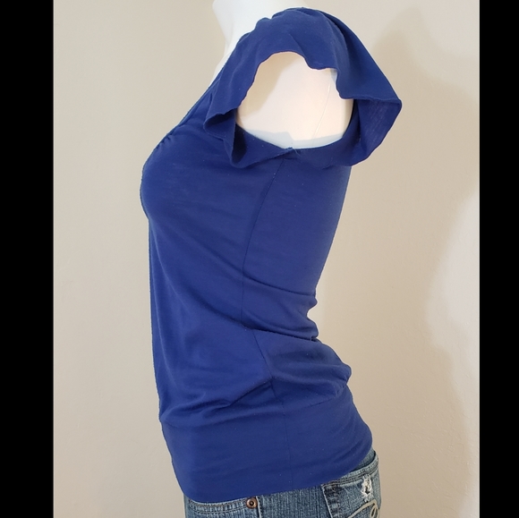 Blue top - Picture 2 of 3